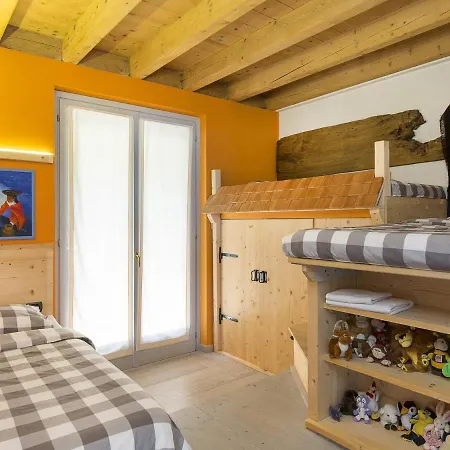 Sleeps 10 Pool Air Con Wifi 메이나