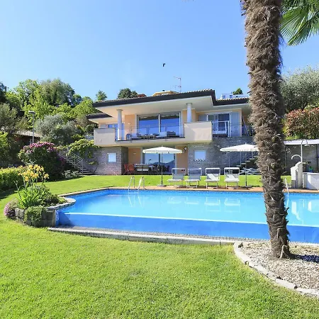 Sleeps 10 Pool Air Con Wifi Villa