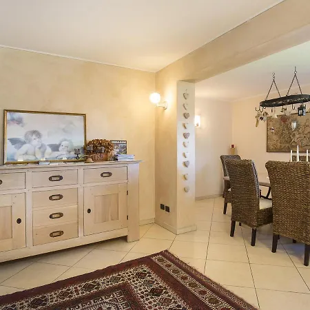 Sleeps 10 Pool Air Con Wifi