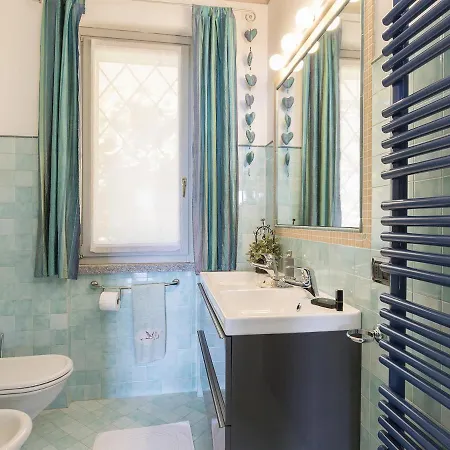 Sleeps 10 Pool Air Con Wifi